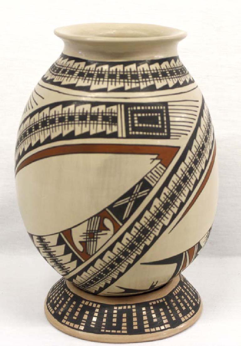 Mexican Mata Ortiz Polychrome Jar by Yolanda Soto (1 of 4)