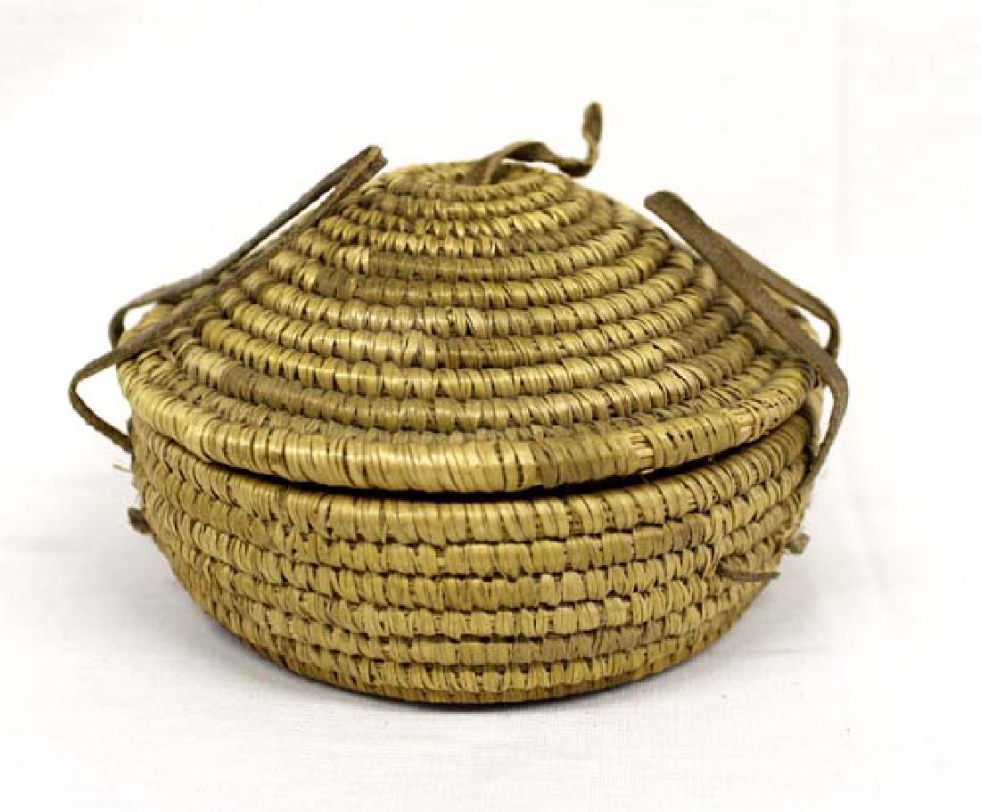 Native American Eskimo Lidded Basket (1 of 4)