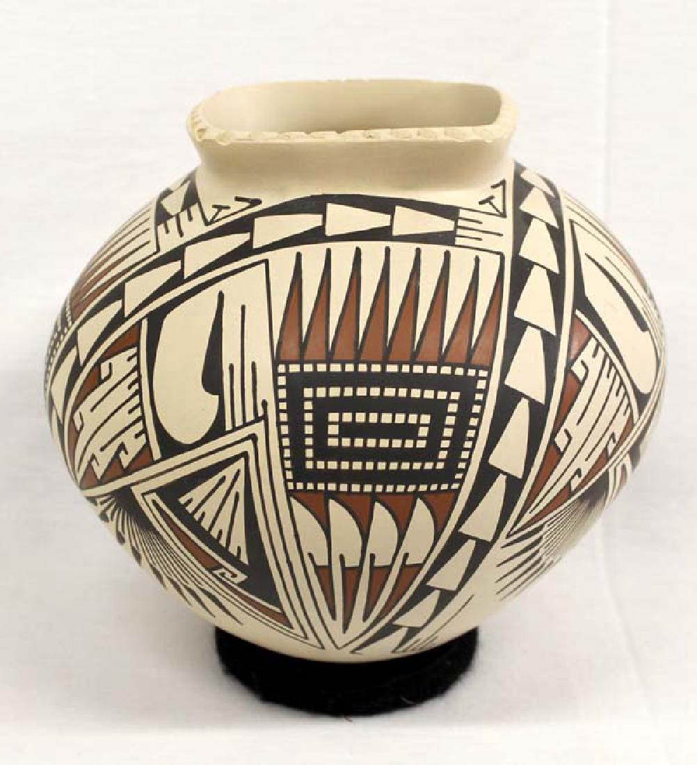 Mexican Mata Ortiz Polychrome Jar by Oscar Quezada (1 of 4)