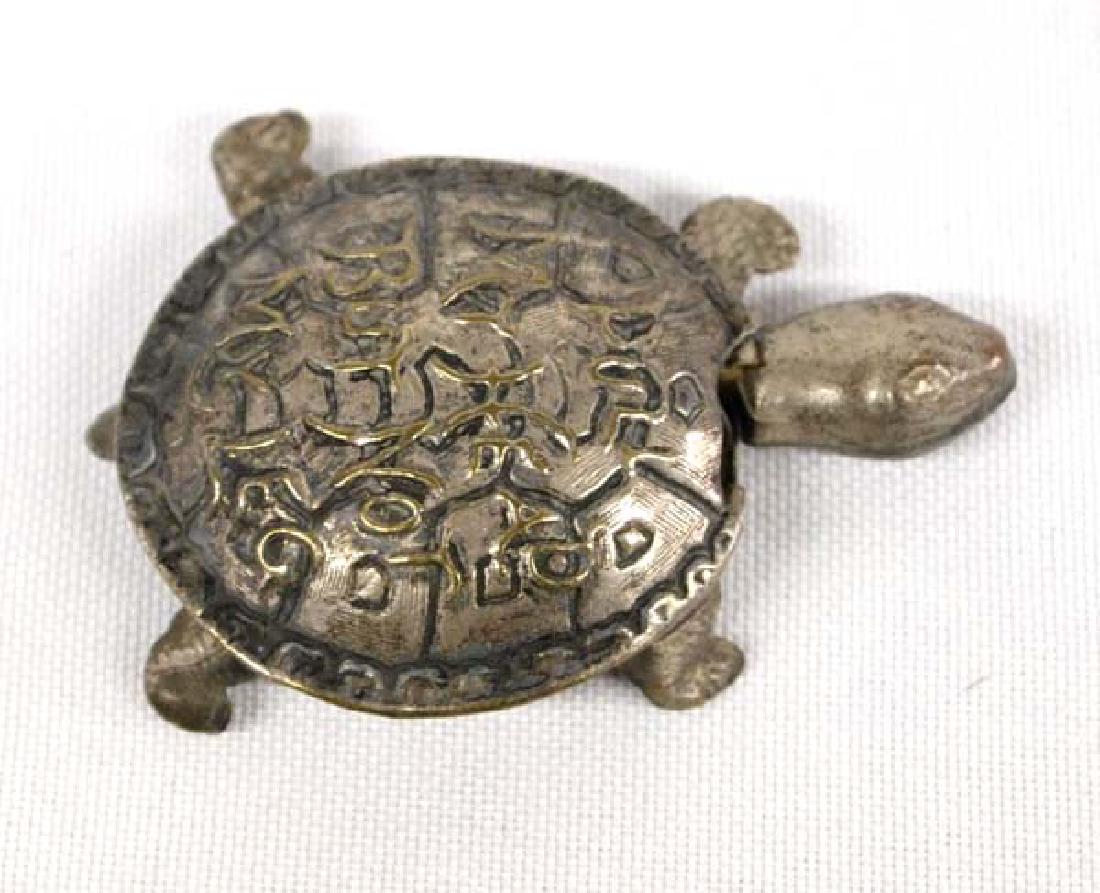 Estate Antique Embossed Tin Turtle Tape Measure (1 of 3)
