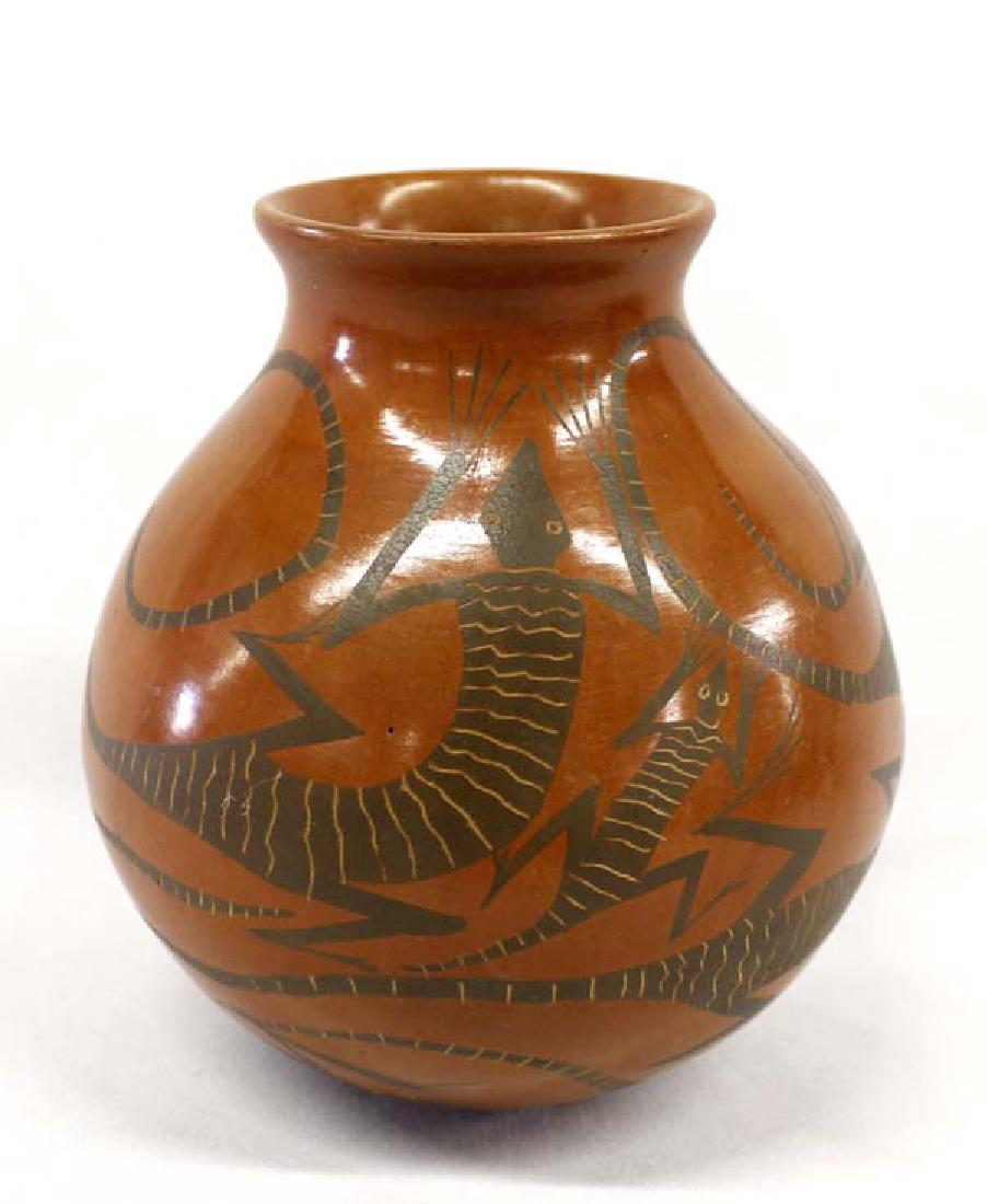 Mexican Mata Ortiz Pottery Lizard Jar by J. Villa (1 of 5)