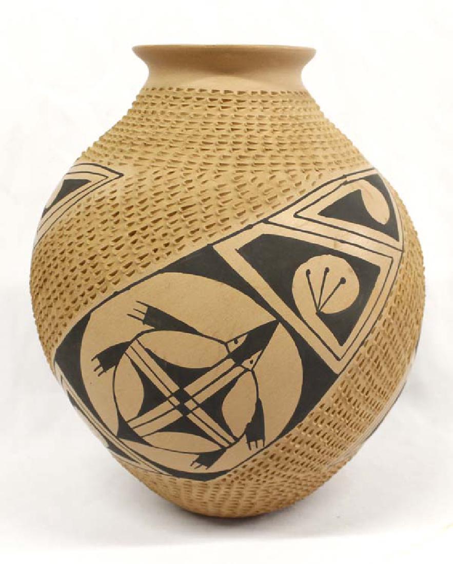 Mexican Mata Ortiz Pottery Turtle Jar by Sandoval (1 of 4)
