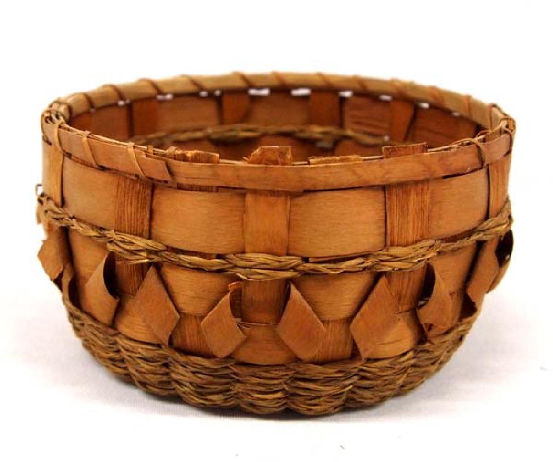 Native American Penobscot Basket (1 of 3)
