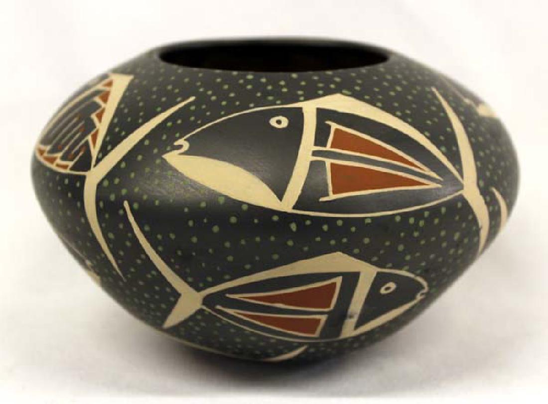 Mexican Mata Ortiz Pottery Jar by Efrain L. Andrew (1 of 4)