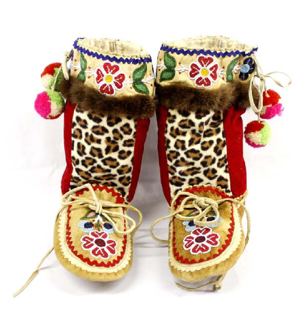 Stunning Chippewa High Top Beaded Moccasins (1 of 4)