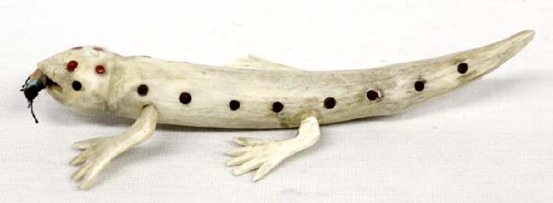 Vintage Zuni Carved Antler Lizard Fetish, Sanchez (1 of 3)