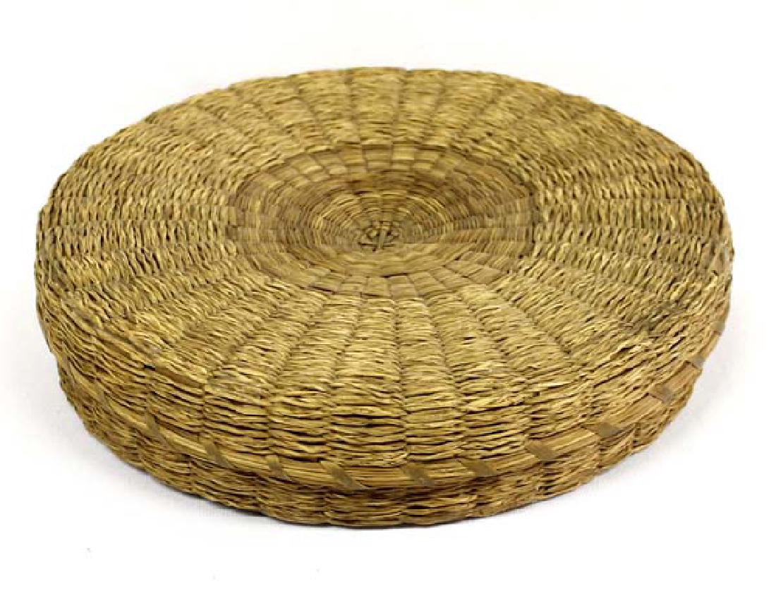 Native American Seneca Sweet Grass Basket (1 of 2)