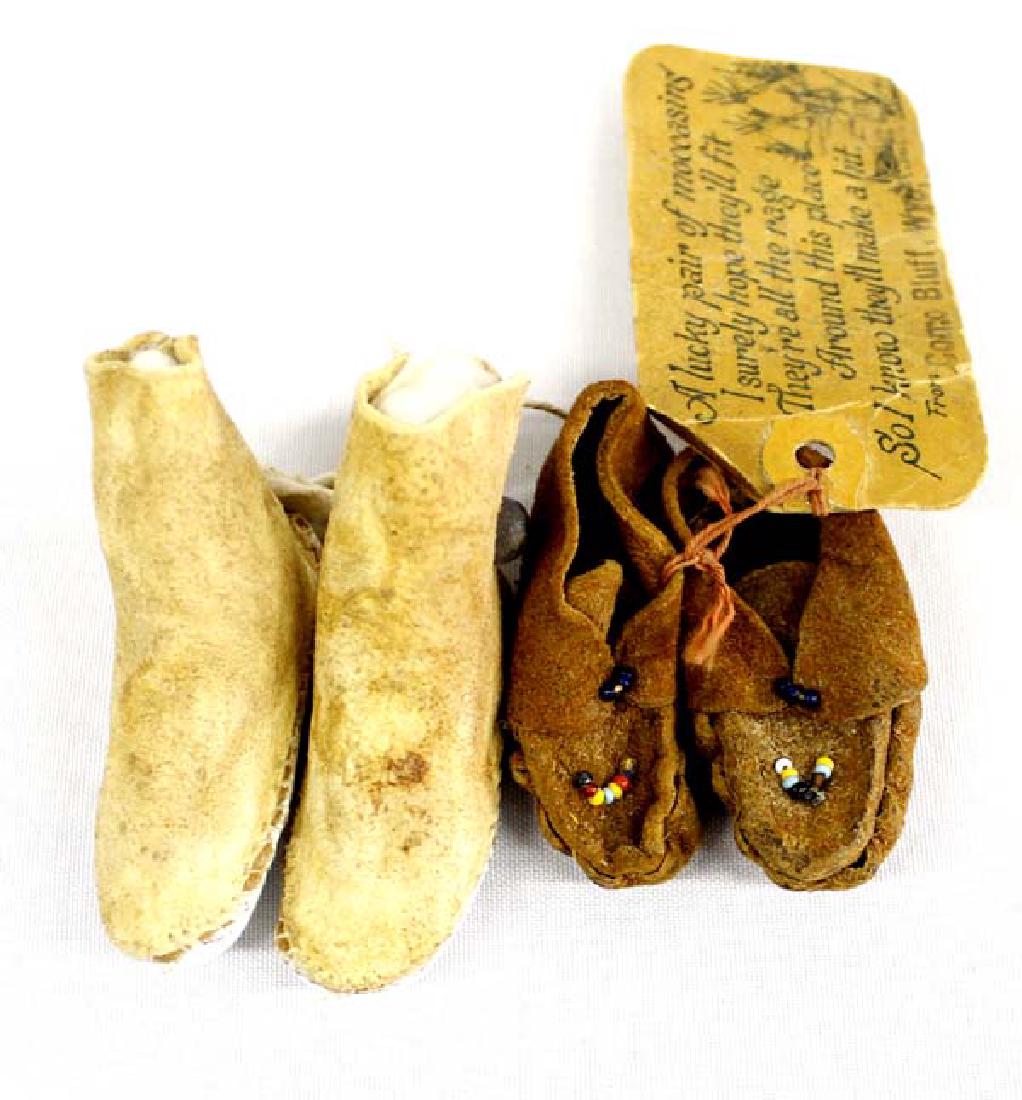 1940 Native American Post Office Mailer Moccasins (1 of 3)