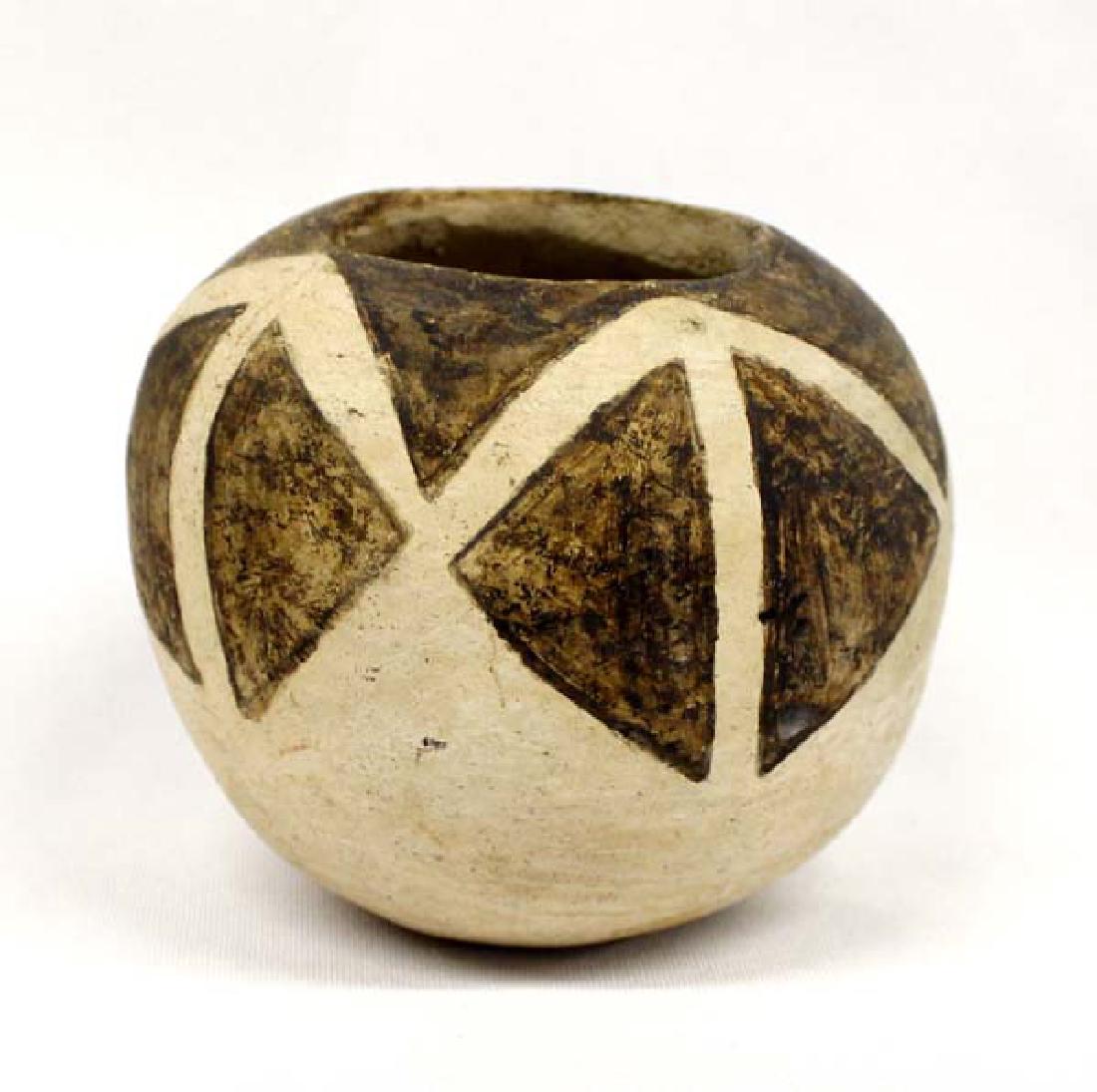 Vintage Native American Papago Pottery Seed Jar (1 of 3)