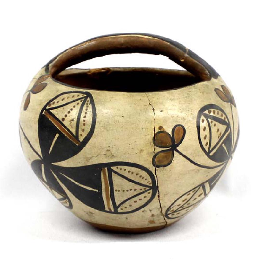 Early Native American Santo Domingo Pottery Basket (1 of 4)
