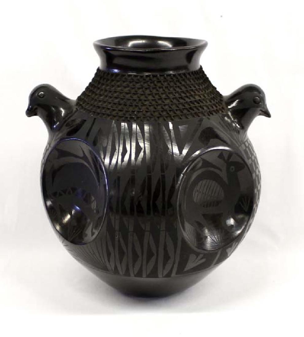 Mata Ortiz Black on Black Bird Effigy Jar (1 of 4)