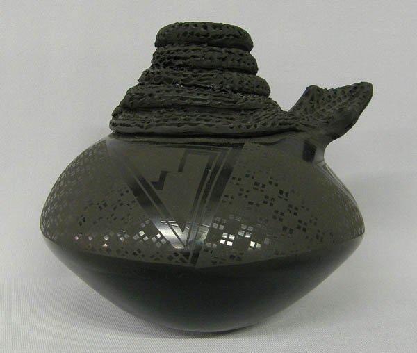 Mata Ortiz Snake Pottery By Jose Quezada 6x6.5'': Mata Ortiz Snake Pottery By Jose Quezada. Measures 6'' x 6.5''. SHI $25.