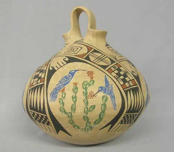 Mata Ortiz Hummingbird Pottery By Jose Villa 6x6': Mata Ortiz Hummingbird Pottery Signed Jose Villa. Measures approx. 6x6 inches. SHI $25.