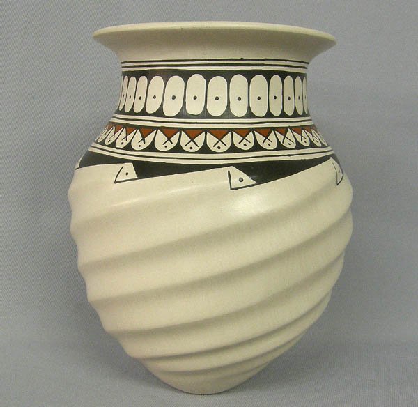 Mata Ortiz Pottery by Luis Martinez 7'' x 5.5'': Mata Ortiz Ice Cream Swirl Pottery by Luis Martinez measures approx. 7''H x 5.5''W. SHI $30.