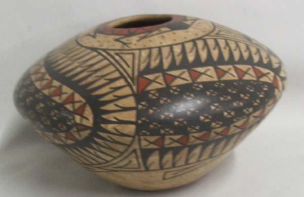Mata Ortiz Pottery By Manuel Mora Tena 3.5 x 5.5: Mata Ortiz Pottery By Manuel Mora Tena 3.5'' x 5.5''. Fine line museum quality pottery. SHI $20.