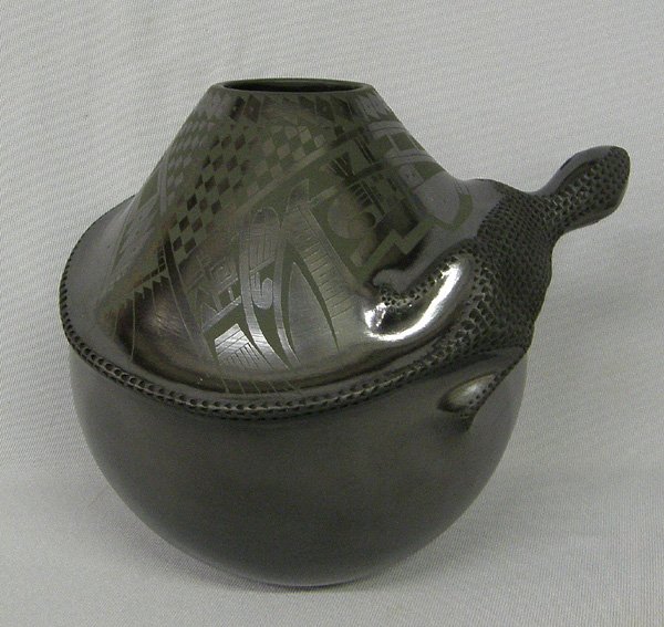 Mata Ortiz Lizard Jar By Olivia D. Renteria 7x9''