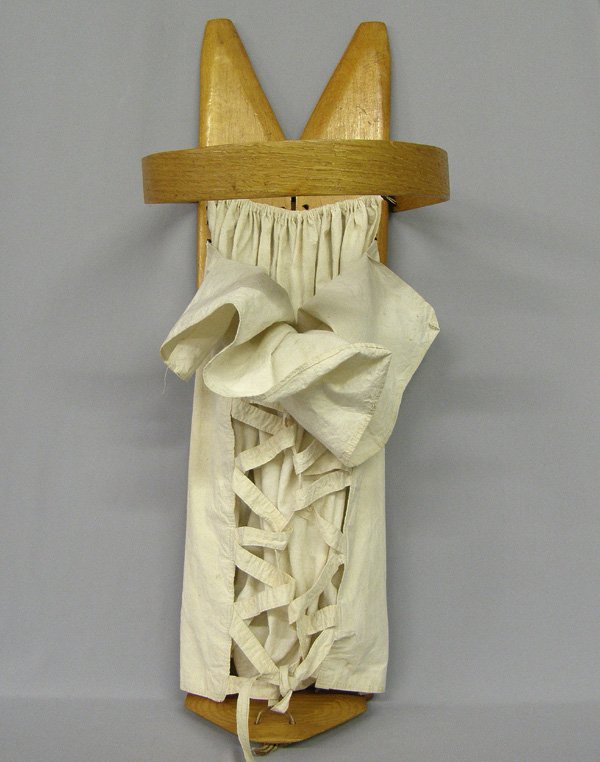 1097: Navajo Cradle Board 32&rsquo;&rsquo; Long - Apr 26, 2009 | Desert West