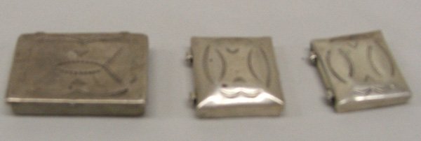 3 Navajo Silver Pill Boxes 1.5" x 1.25'': 3 Navajo Silver Pill Boxes, measures 1.5 x 1.25''. SHI $15.