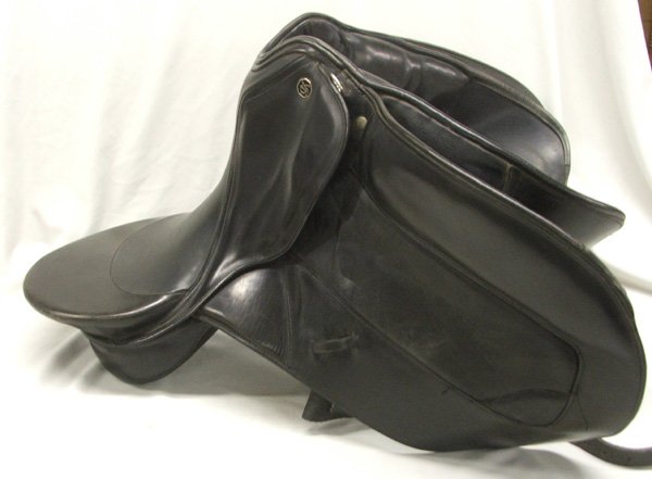 German Georg Kieffer Dressage Saddle 16'' Seat: German Georg Kieffer Dressage Leather Saddle 16'' Seat. Like new condition. SHI $40.