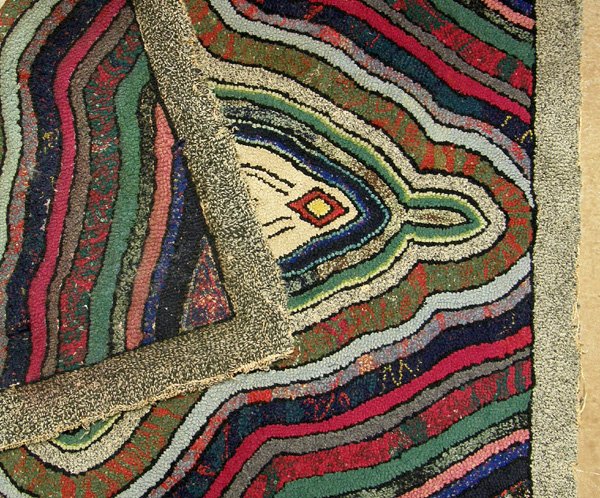 Antique Spiral Design Hook Rug 28x39'' - 2