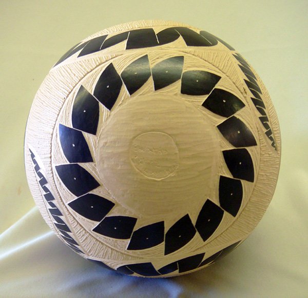 Mata Ortiz Pottery Jar by Eduardo Perez 9''x7'' - 4