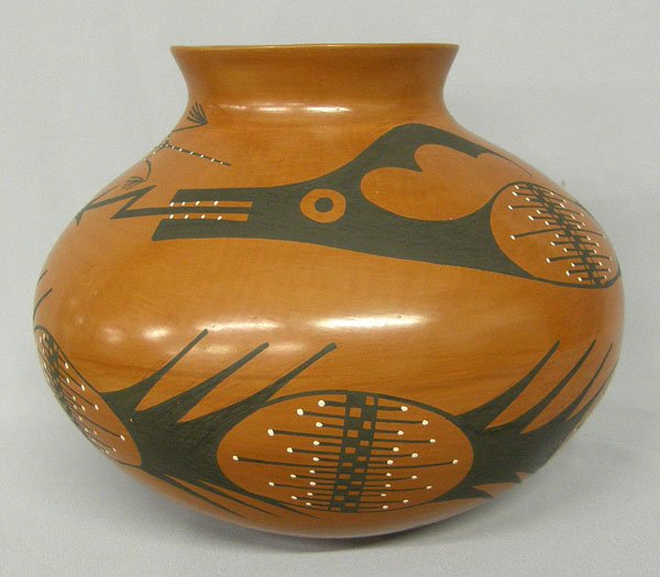 Mata Ortiz Large Jar by Lucie Mora 10''x11'': Mata Ortiz Large Jar by Lucie Mora 10''x11''. SHI $40.