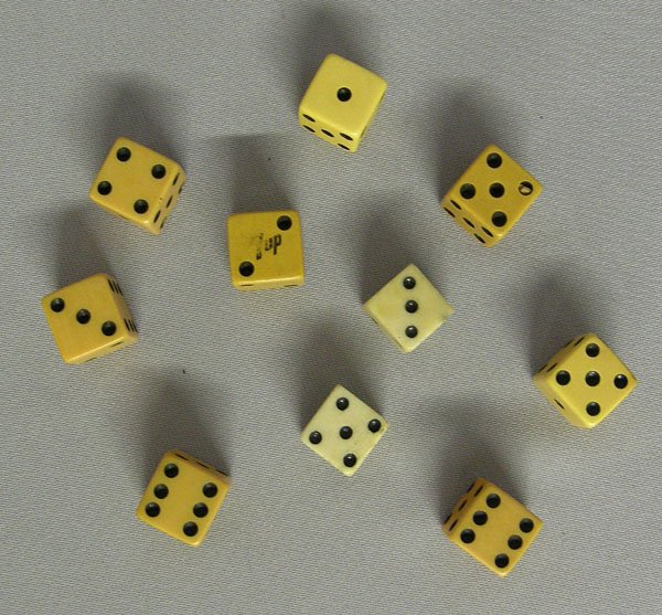 10 Vintage Dice - 1 Pair Ivory - 4 Pair Bakelite: 10 Vintage Dice - 1 Pair Ivory - 4 Pair Bakelite? SHI $15.