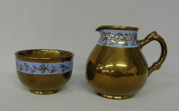 pr English Gibson Copper Lusterware Cr & Sugar: 2 Gibson's, England, Copper Lusterware w/Blue Band Sugar & Creamer 4''. SHI $25.