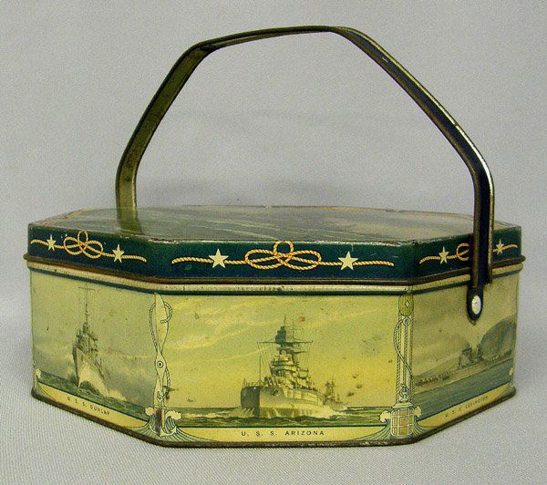 Antique ''Loose-Wiles'' Biscuit Tin w/Ships 9.5'': Antique ''Loose-Wiles'' Biscuit Co., New York, NY Biscuit Tin w/ Different Fleet of Ships all aroung the Tin. Good condition. 9.5''x3.25''. SHI $20.