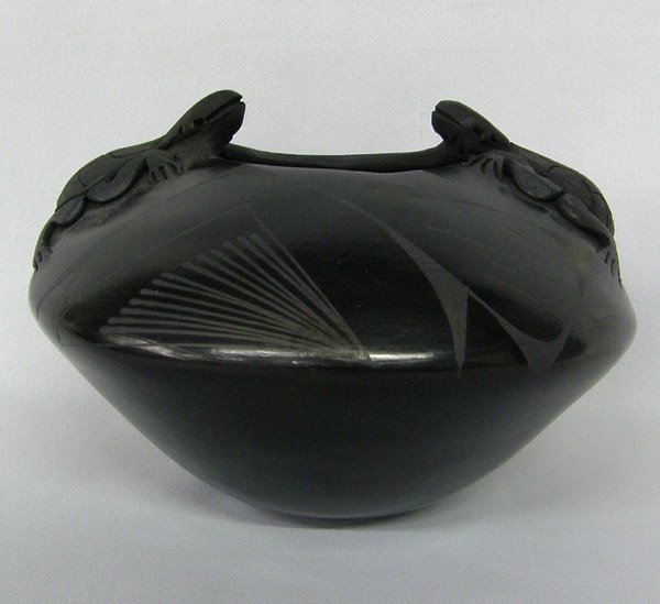 Mata Ortiz Black Turtle Bowl by Jose Quezada 7.5x6: Mata Ortiz Black Turtle Bowl by Jose Quezada 7.5''x6''. SHI $25.