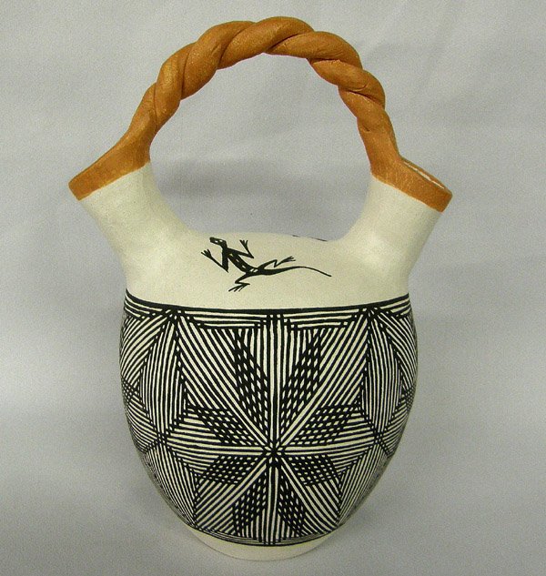 Acoma Fine Line Wedding Vase By S. Phillips: Acoma Fine Line Lizard Design Wedding Vase By S. Phillips, 7 x 5''. SHI $20.