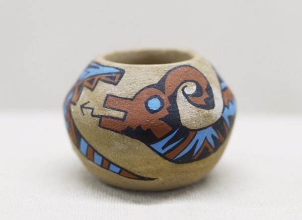 San Juan Miniature Avanyu Pot by Terry Tapia: San Juan Miniature Avanyu Pot by Terry Tapia, Measures 1''x1.5''. SHI $15.