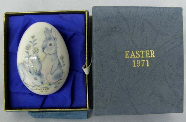 1971 Noritake Bone china Japan Easter Egg: 1971 Noritake Bone china Japan Easter Egg, measures approx. 2 3/4''. In original box. SHI $20.
