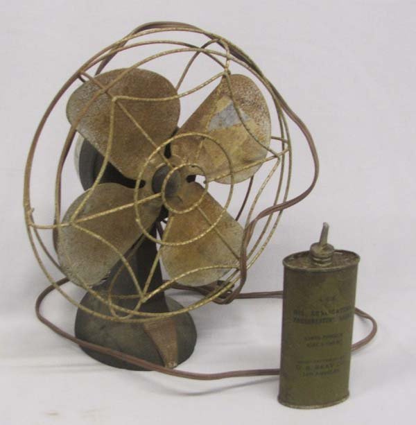 Vintage Primitive Table Fan and Oil Can: Vintage Table Fan and Oil Can. Fan measures 10''x10'' and does work. SHI $20.