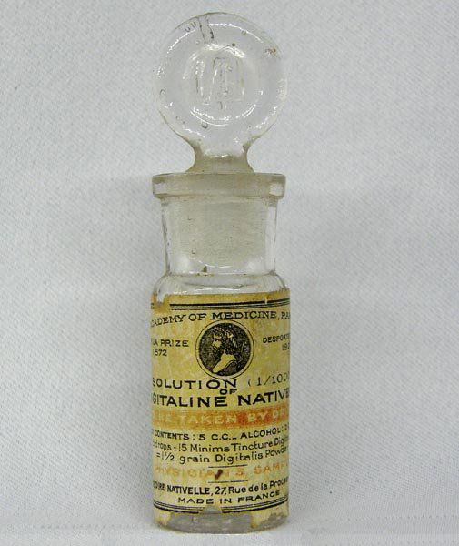 Antique Paris France Sampler Bottle with Stopper: 1872-1904 Antique Academy of Medicine, Paris, Stopper Bottle, Physicians Sample. Laboratoire Nativelle Impression an Stopper. 2.5''H including stopper. Original label and stopper. SHI $15