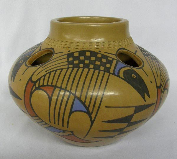 Mata Ortiz Fish Design Pottery Jar by Jesus Tena: Mata Ortiz Fish Design Pottery Jar by Jesus Tena. Measures 6''x7.5''. SHI $20.