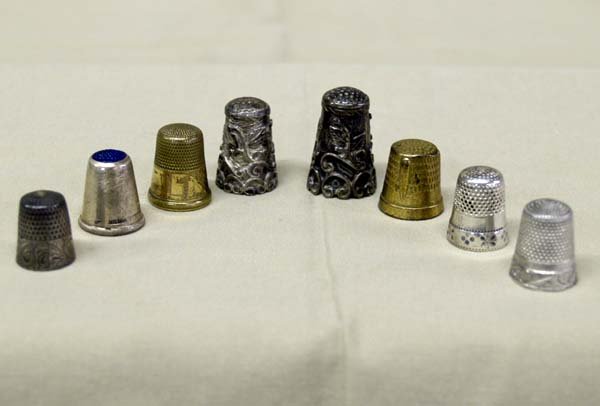 8 Antique Ladies Sewing Thimbles, some Silver: 8 Antique Ladies Sewing Thimbles, some Silver. 2 Fancy Thimbles are marked 925 Mexican Silver, 1 Austrian Sterling Silver, 2 Brass. 2 unmarked Sterling Silver. SHI 15