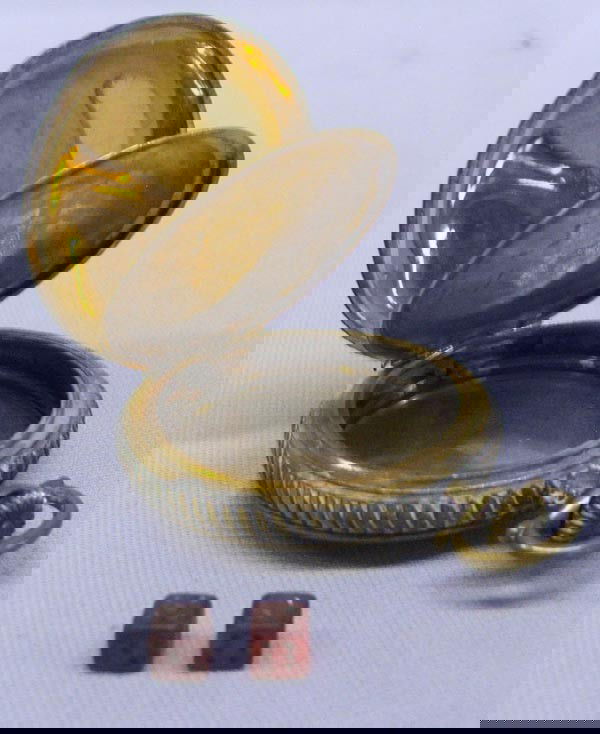 Antique Hunter's Pocket Watch Case w/ Pr Mini Dice: Antique Hunter's Pocket Watch Case w/ Pr Mini Dice. Case measures 2-3/4''x2''. SHI $15.