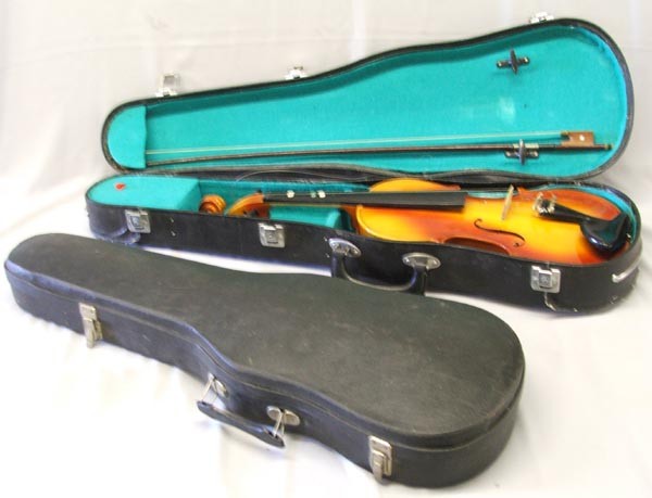 Full Size Violin With Case Plus 3/4 Violin Case: Full Size Violin In Case Plus 3/4 Violin Case. SHI $40.