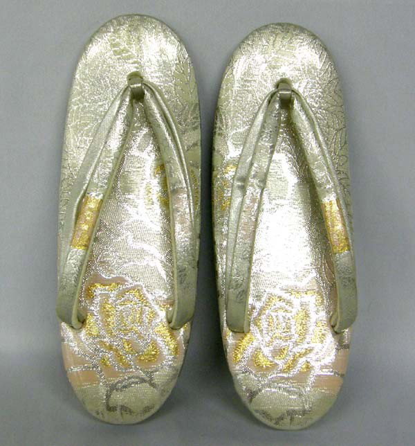 Vintage Japanese Womens Silk Sandals: Vintage Japanese Womens Silk Sandals. Measures approx. 9''Lx3''W. SHI $20.