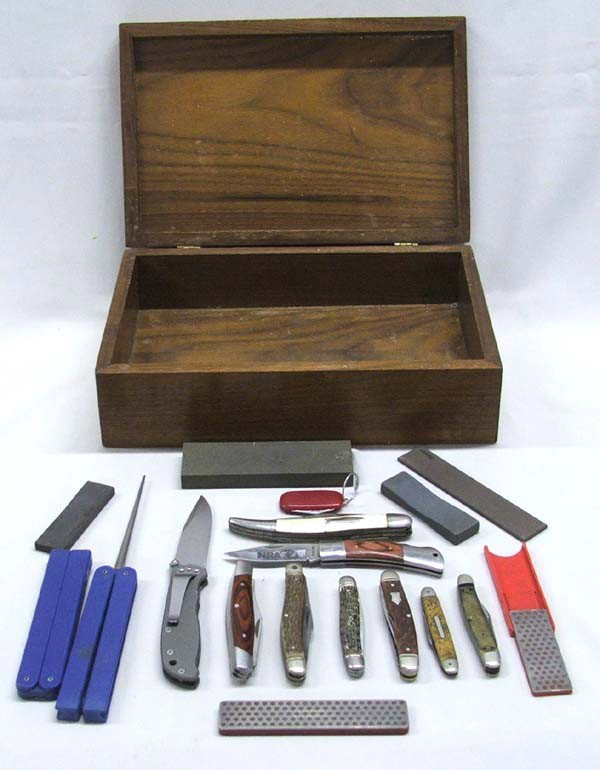 10 Vintage Knives & Wet Stones In Wood Box: 10 Vintage Knives & Wet Stones In Wood Box. One ''Gerber'' knife. Longest knife 'open' measures approx. 8 3/4'', 'closed' approx. 4 3/4''. 1 unmarked. 1 Imperial Mother Of Pearl 2 blade fish knife. 1 