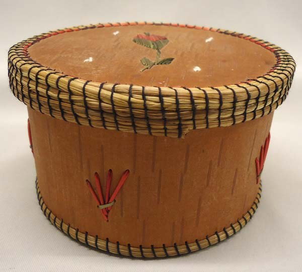 Native American Ojibwa Birch Lidded Basket Signed: Native American Ojibwa Birch Lidded Basket, with Porcupine Quill decorations. Measures approx. 2 1/2''H x 4 1/3'' diameter. Signed on the bottom in pencil ''Jean MishiBinia''. Buyers Pay Actual Shippi