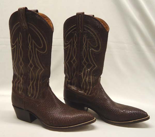 Pair Of Dan Post Cowboy Boots Size 9D: Pair Of Dan Post Cowboy Boots Size 9D, Made in Spain. Buyers Pay Actual Shipping and Handling Charges(see terms and conditions for more information).