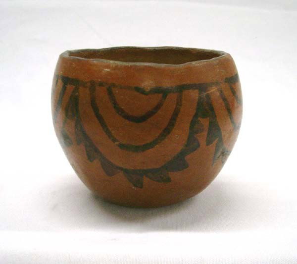 Native American Vintage Maricopa Jar: Native American Vintage Maricopa Jar, Redware with Black Designs, uneven rim. Measures approx. 3.5''H x 4.5''Diameter. Buyers Pay Actual Shipping and Handling Charges(see terms and conditions for more