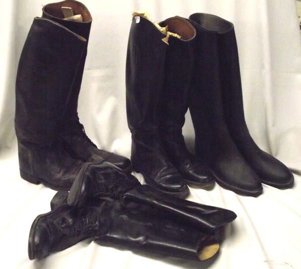 4 Pr English Riding Boots: 4 Pr English Riding Boots. 3 leather boots, 1 pair rubber boots, largest size is 9. Buyers Pay Actual Shipping and Handling Charges(see terms and conditions for more information).