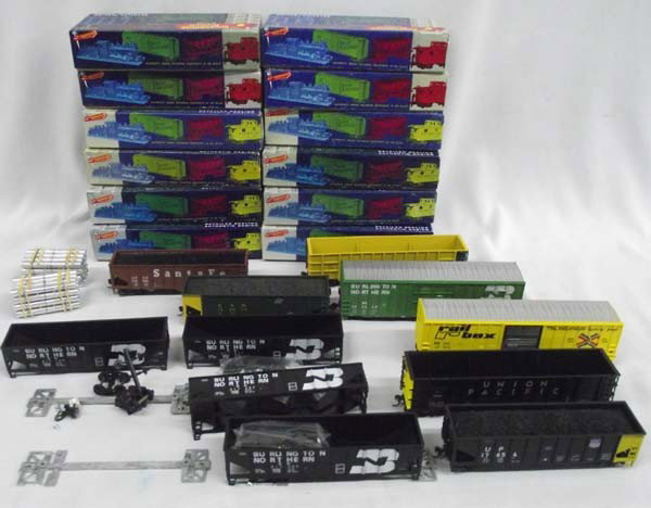 70's-80's Roundhouse Train Set: 1970's-80's Roundhouse Train Set, incomplete set includes train tracks and the following cars: 1647 Peabody Coal, 1681 Railgon, 3238 Union Pacific, 1643 Union Pacific, 4-1498 B N Side Hoppers, 3230 Sa
