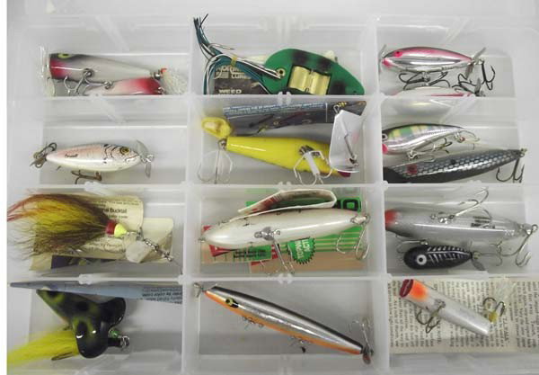 Fishing Luress: Collection of Fishing Lures. Uncle Buck's Buzzer, original Bucktail, Top Prop and Bucktail Prop, Sputterbuzz, P.J. Pop, rattlin chug bug. To name a few. Longest measures approx. 5''. In plastic case. 
