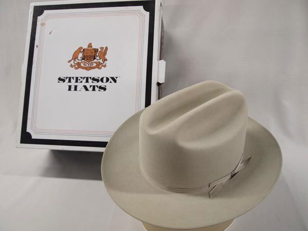Vintage Stetson Cowboy Hat in Original Box: Vintage Stetson Cowboy Hat in Original Box. Style is ''The Open Road.'' It is a 4X Beaver, size 7-1/8. There is a small tear in the felt on the brim as shown in the photograph. Buyers Pay Actual Shipp