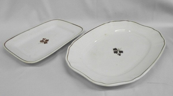 English Royal Ironstone Alfred Meakin Platters: 2 English Royal Ironstone Alfred Meakin Serving Platters, marked on bottom, Copper Lustre Tea Leaf Pattern, largest measures approx. 1.5''H x 16''L x 11 2/3''W. Buyers Pay Actual Shipping and Handling