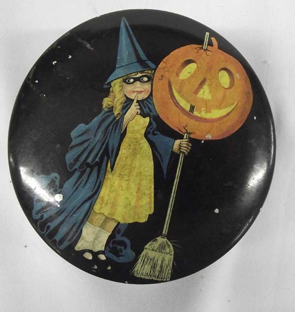 Vintage Halloween Deco Tin: Vintage Halloween Tin. Measures approx. 1 3/4''H x 3 3/4'' Diameter. Graphic images are in excellent condition. Buyers Pay Actual Shipping and Handling Charges(see terms and conditions for more inform